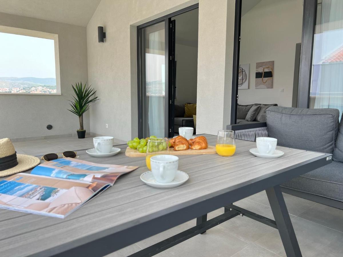 Beachfront House Olbia With Private Parking Trogir Kültér fotó