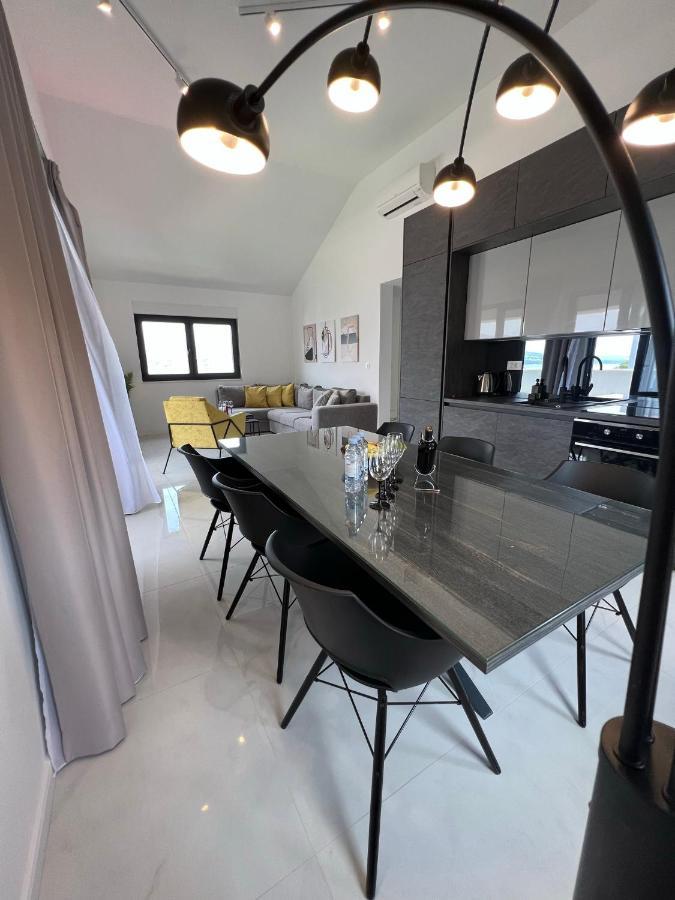 Beachfront House Olbia With Private Parking Trogir Kültér fotó