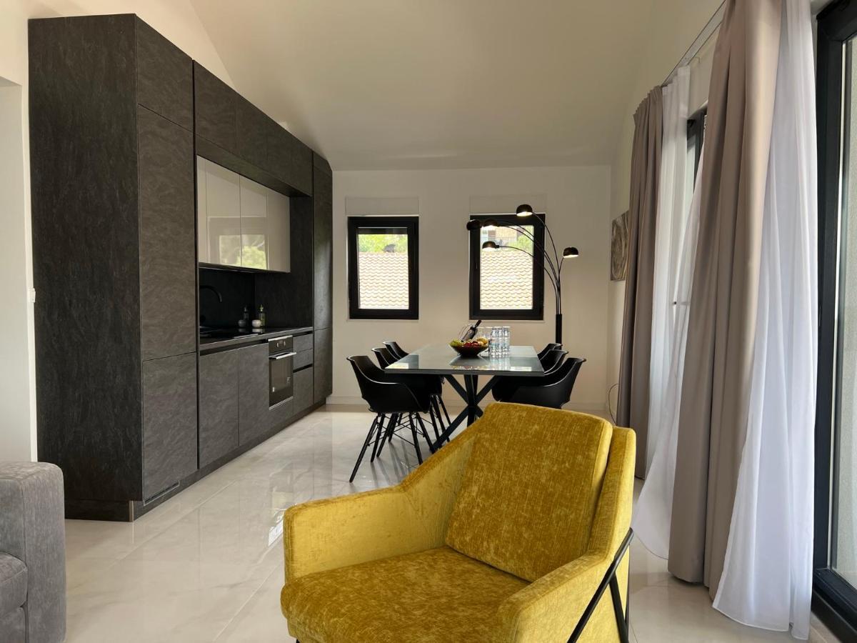 Beachfront House Olbia With Private Parking Trogir Kültér fotó