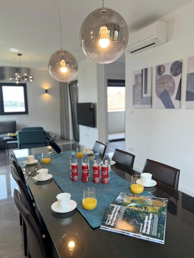 Beachfront House Olbia With Private Parking Trogir Kültér fotó